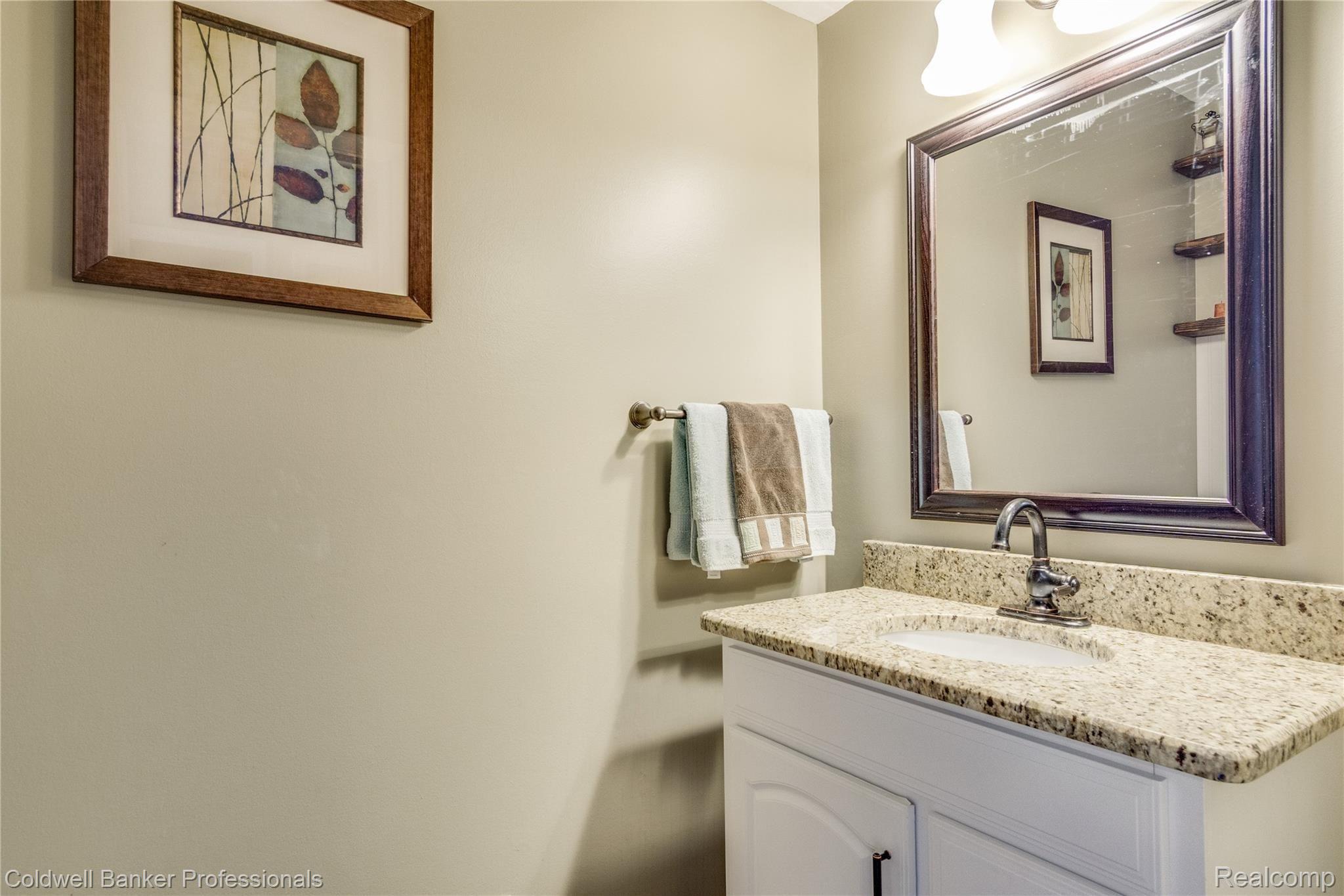 2481 Eaton Gate Road Lake Orion, MI 48360 - Photo 59 of 71 Half bath lower level