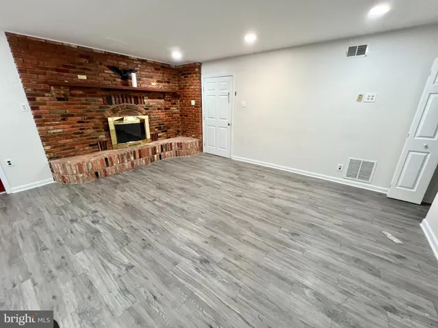 $2,700 | 11 Fenceline Drive, Gaithersburg, MD 20878