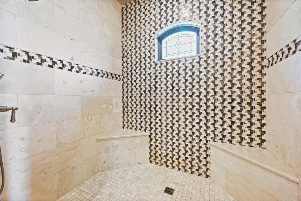 325 River Ridge Spring Branch, TX 78070 - Photo 25 of 40 a bathroom with a shower