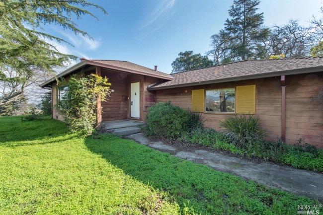 29 Circle Road San Rafael, CA 94903 - Photo 1 of 1 a front view of a house with garden