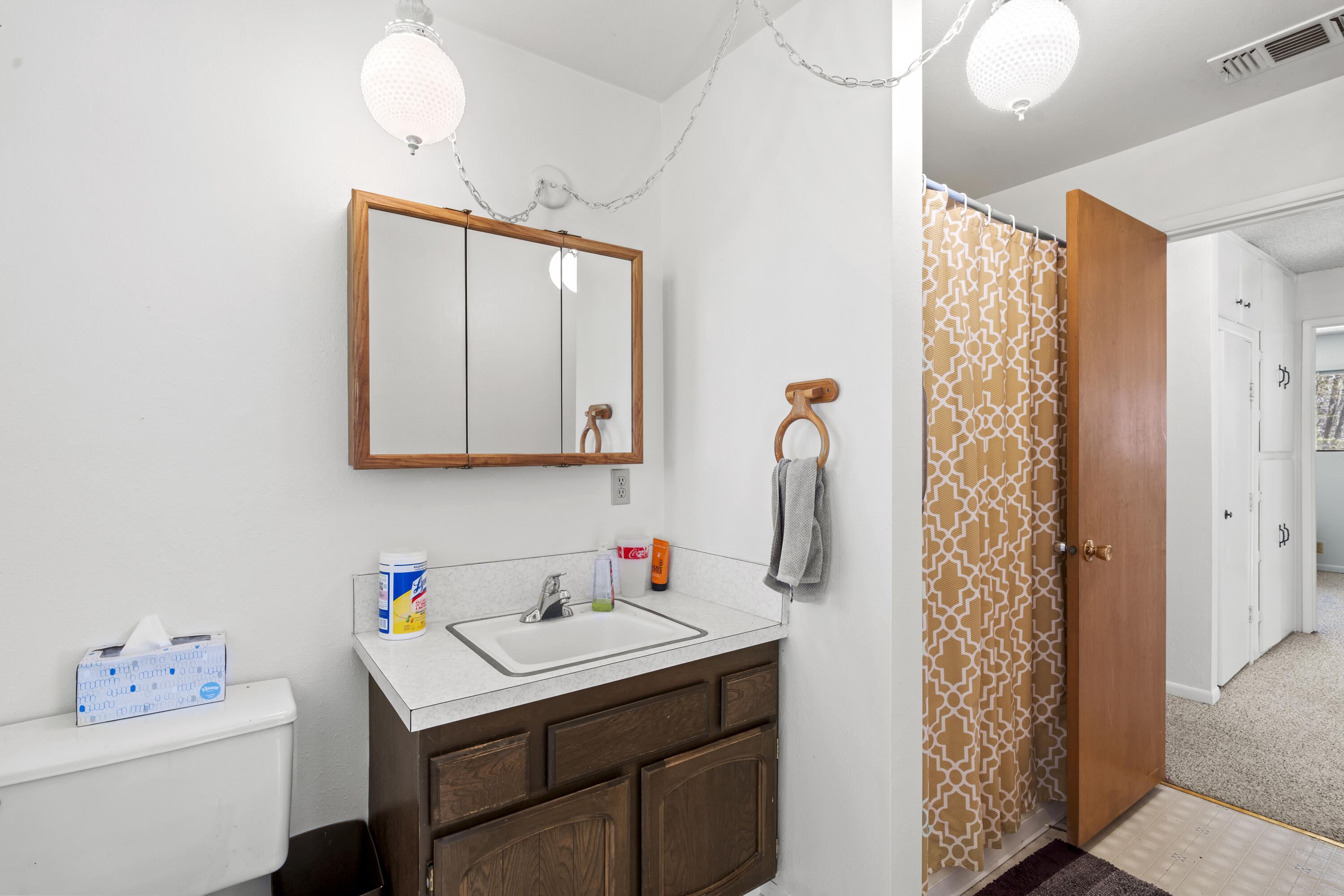 2800 Cedar Flat Road Williams, OR 97544 - Photo 22 of 48 Bathroom