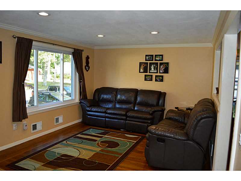 460 Diamond Hill Road Warwick, RI 02886 - Photo 4 of 24 Living Room.