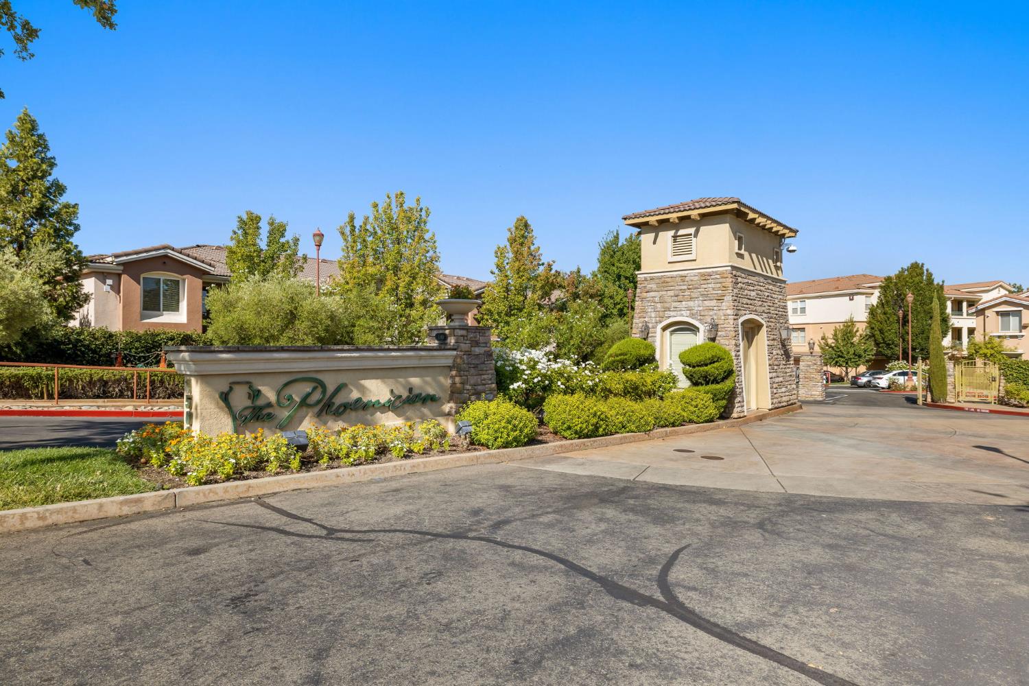 1501 Secret Ravine Parkway, Unit 1916 Roseville, CA 95661 - Photo 28 of 41 a front view of a house with a yard and garage