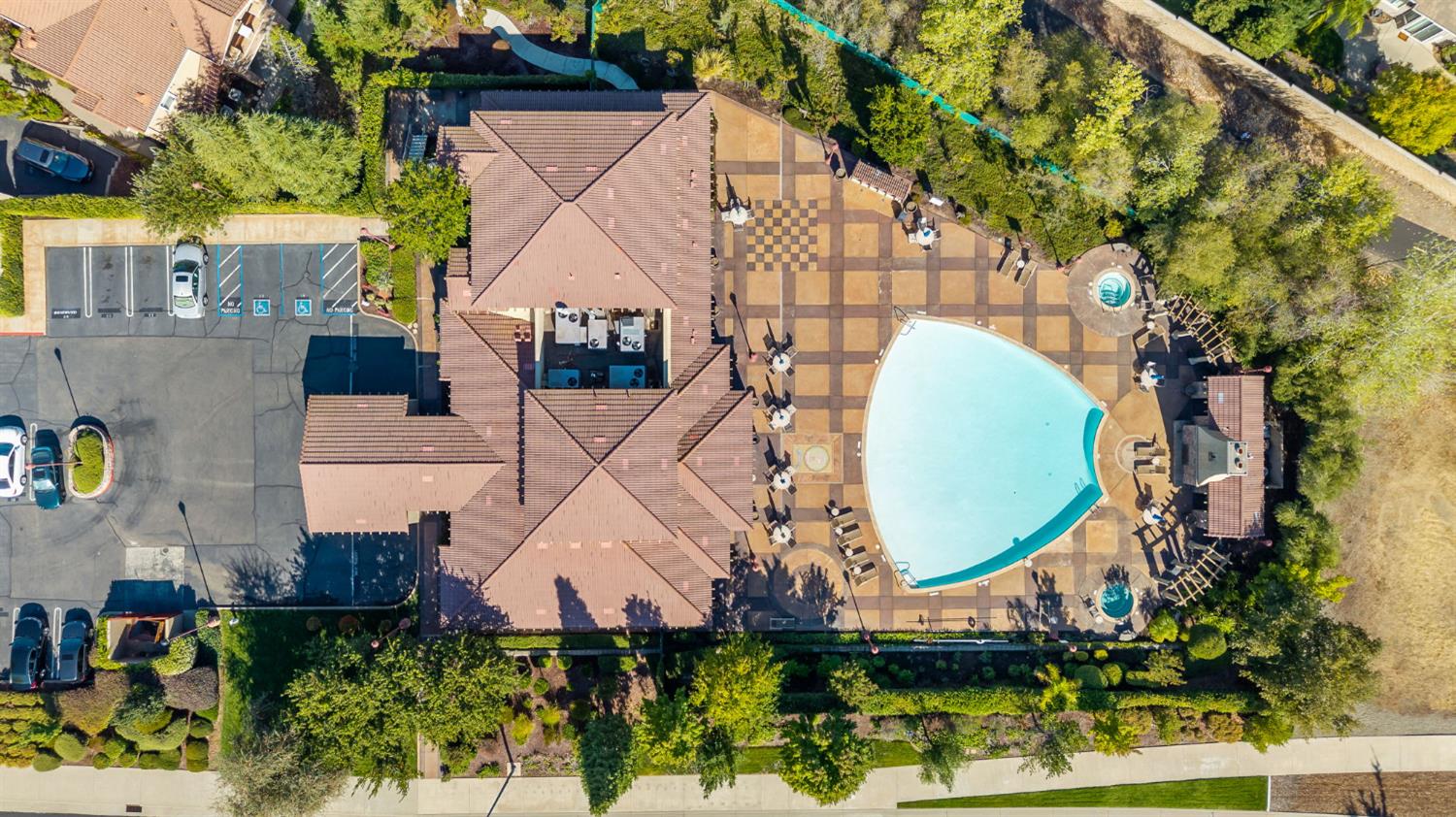 1501 Secret Ravine Parkway, Unit 1916 Roseville, CA 95661 - Photo 29 of 41 an aerial view of a house