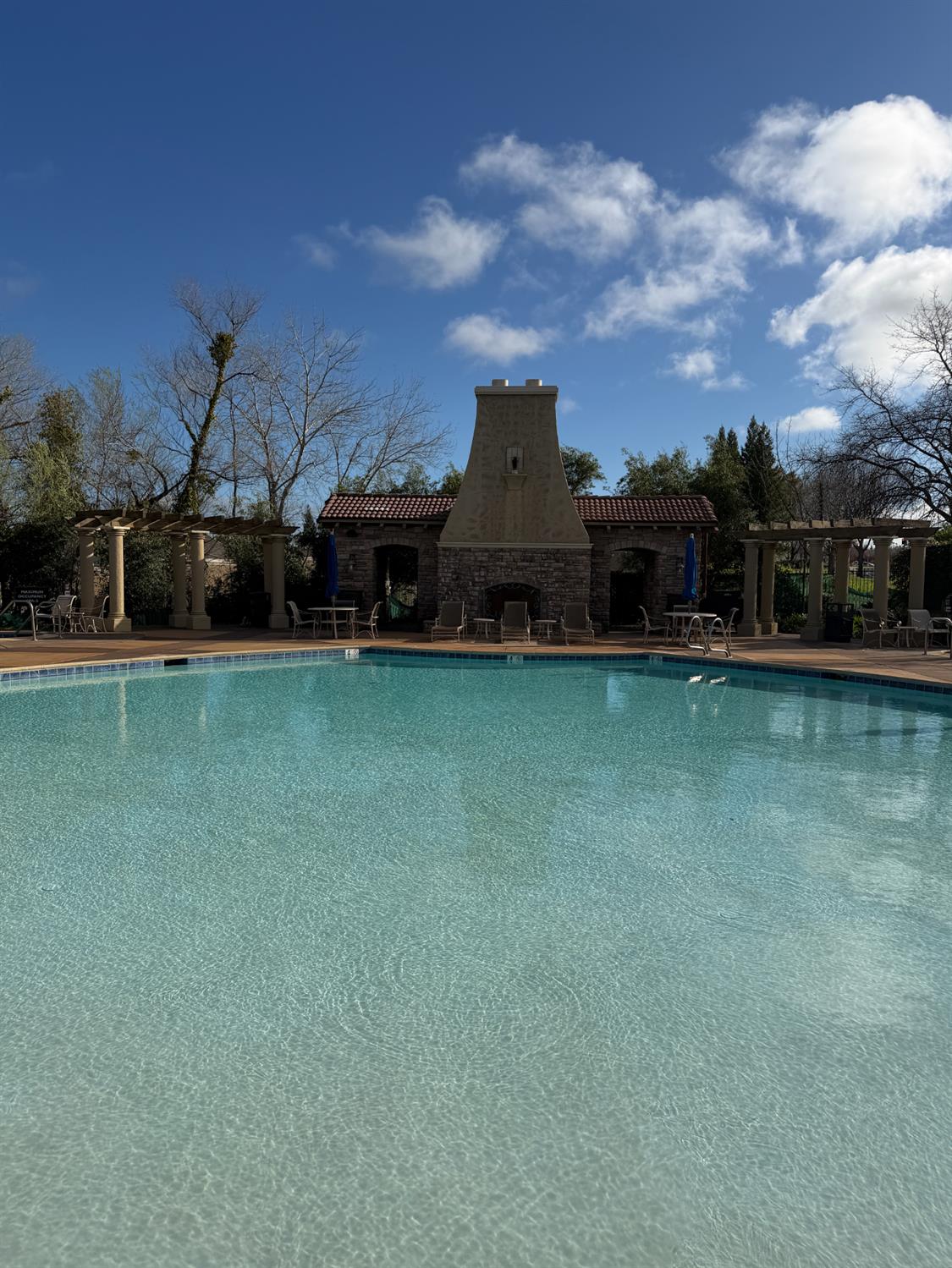 1501 Secret Ravine Parkway, Unit 1916 Roseville, CA 95661 - Photo 41 of 41 a view of a kitchen with cars park
