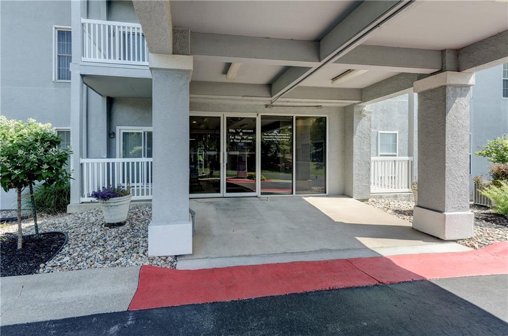 17800 Bolger Road, Unit 303 Independence, MO 64055 - Photo 2 of 21