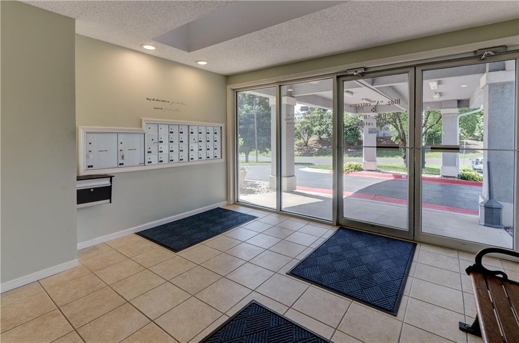17800 Bolger Road, Unit 303 Independence, MO 64055 - Photo 4 of 21