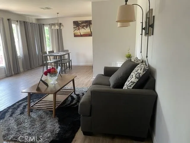 $700 | 521 Walnut Avenue, Bakersfield, CA 93305