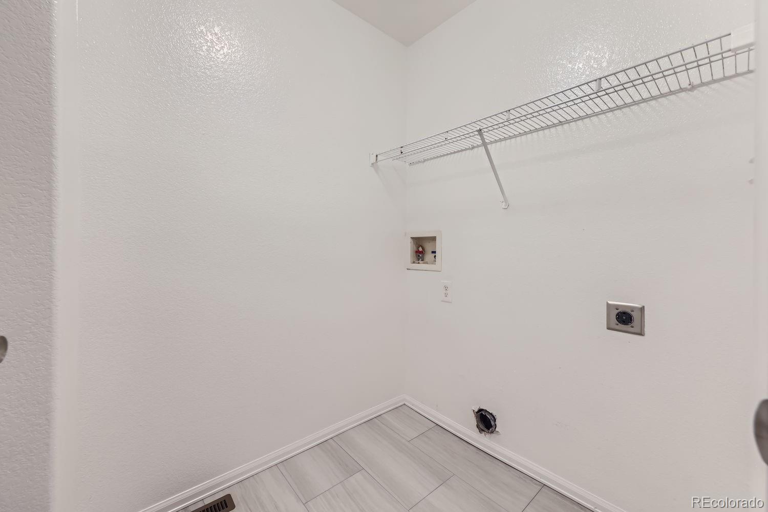 4512 Cornish Way Denver, CO 80239 - Photo 26 of 35 a view of a small space