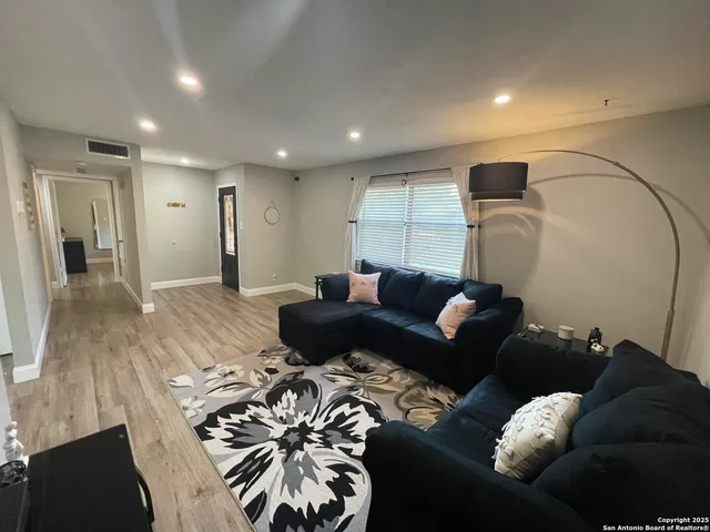 $1,800 | 127 Sioux Circle, Cibolo, TX 78108