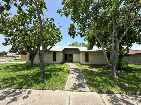 $2,100 | 2001 St Charles Drive, Portland, TX 78374