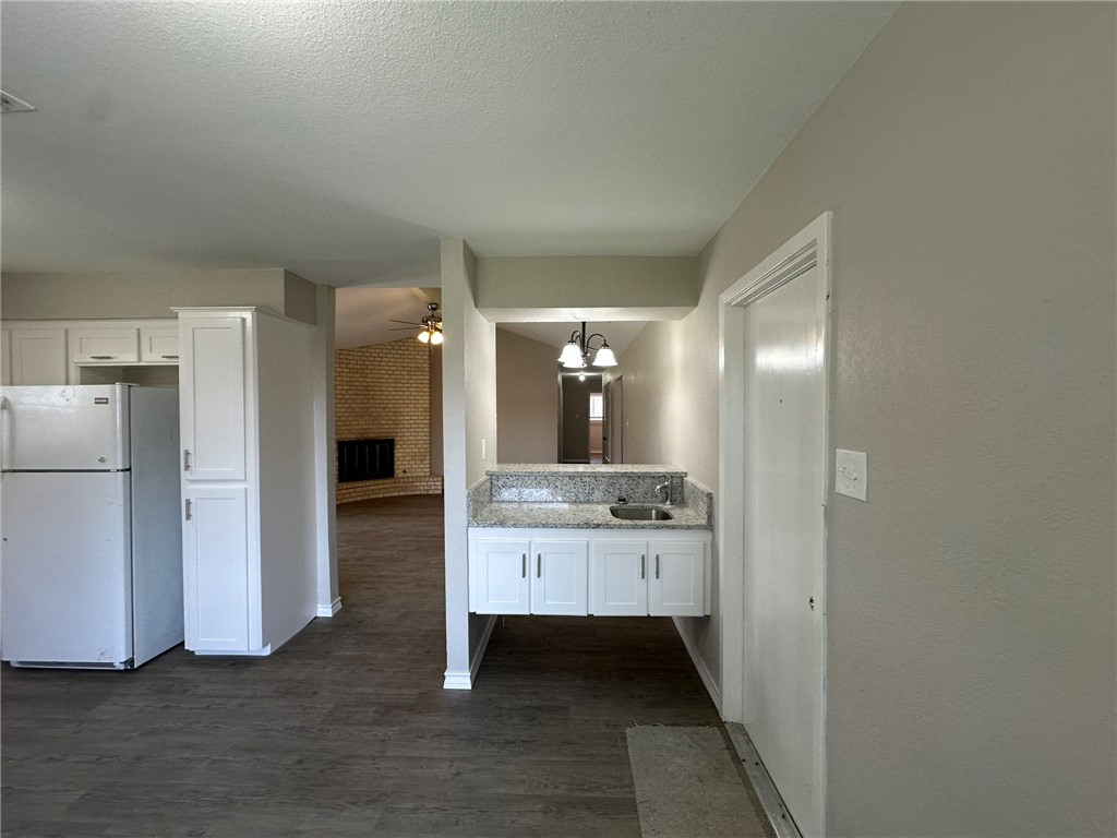 2001 St Charles Drive Portland, TX 78374 - Photo 13 of 40