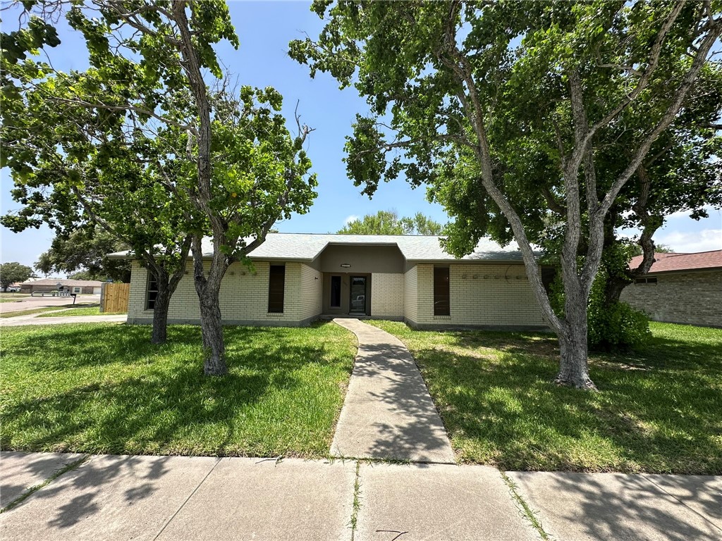 2001 St Charles Drive Portland, TX 78374 - Photo 2 of 40