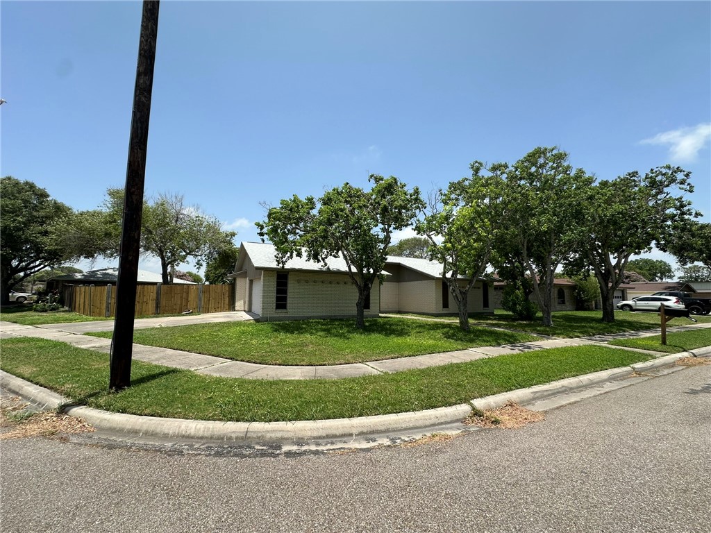 2001 St Charles Drive Portland, TX 78374 - Photo 3 of 40