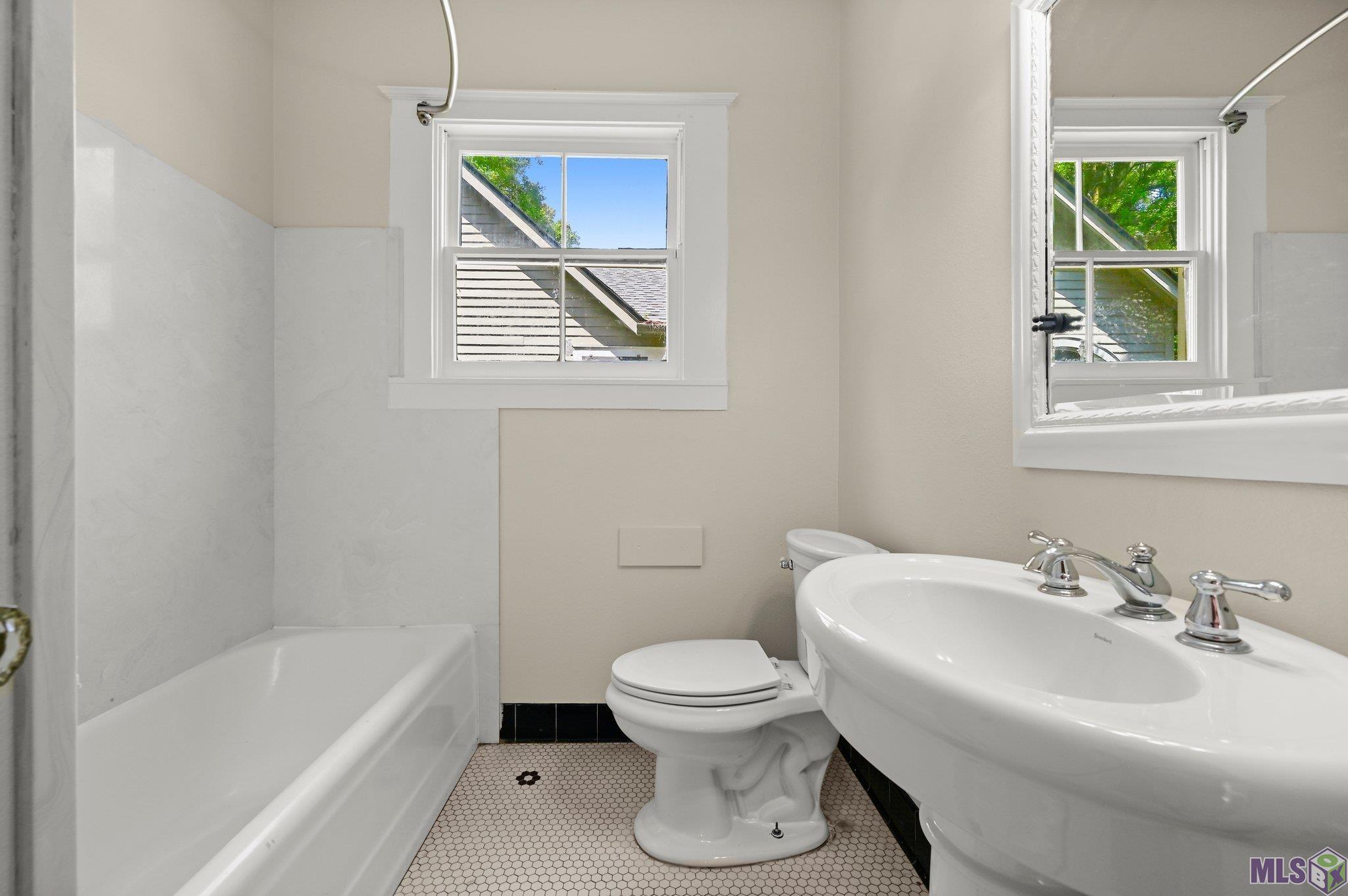 1733 Perkins Road Baton Rouge, LA 70808 - Photo 21 of 23 Bathroom #2