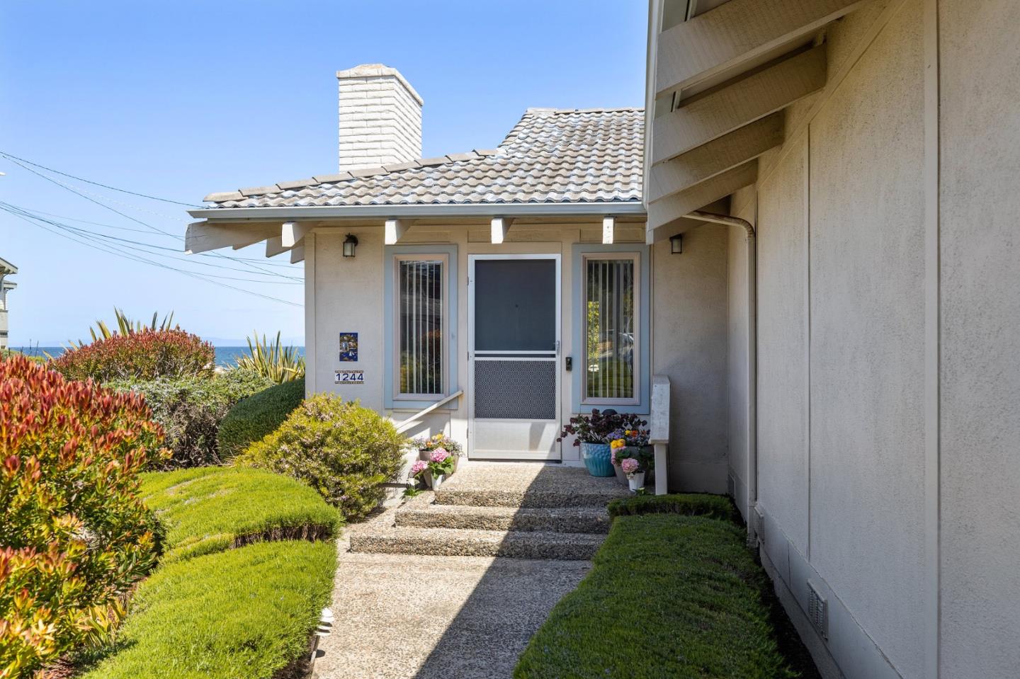 1244 Surf Avenue Pacific Grove, CA 93950 - Photo 4 of 43