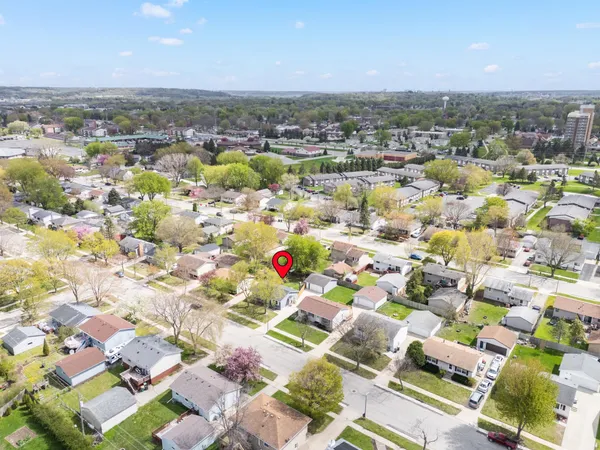 $315,000 | 2014 43rd Street Northwest, Rochester, MN 55901