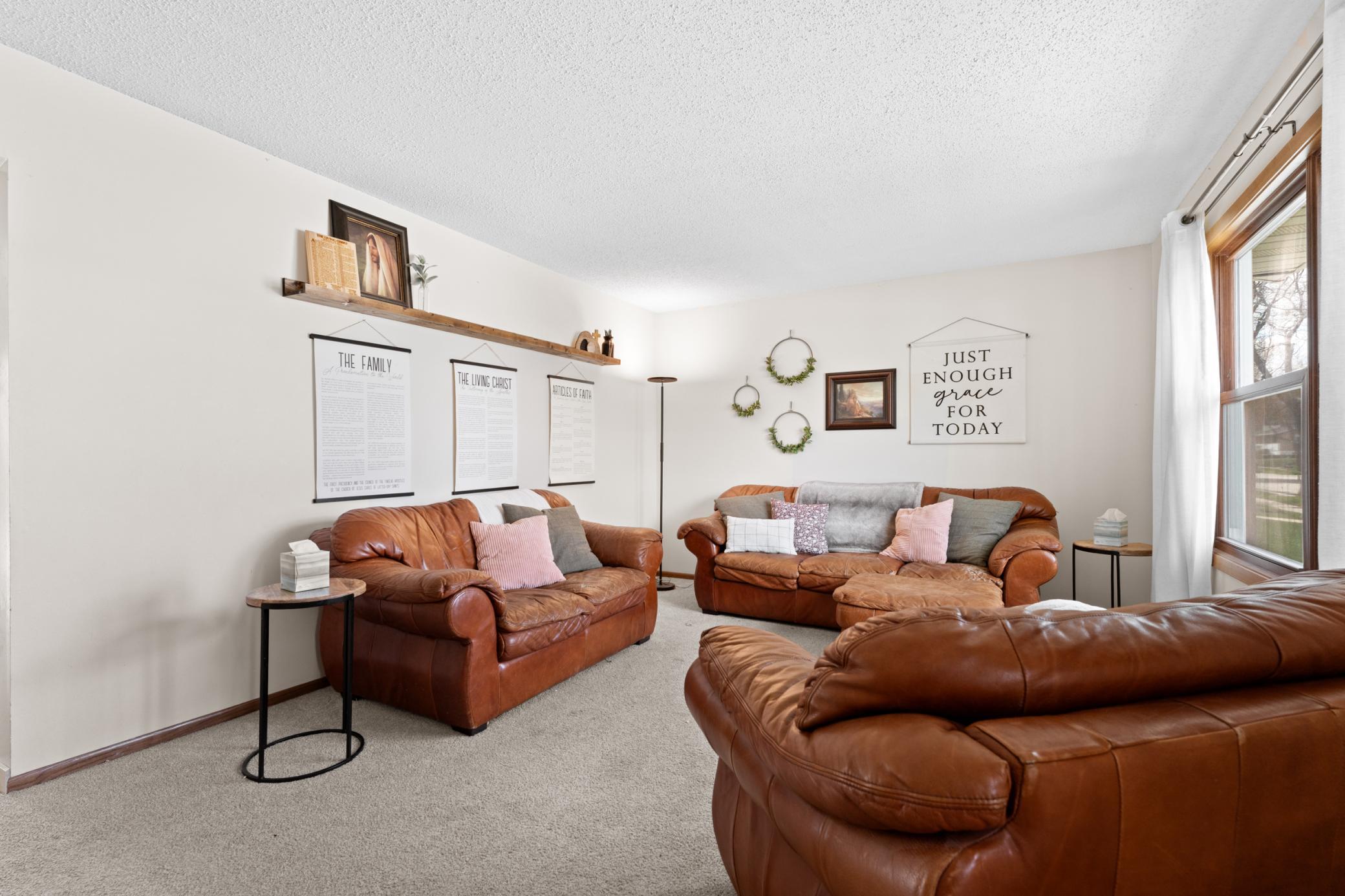 2014 43rd Street Northwest Rochester, MN 55901 - Photo 3 of 35