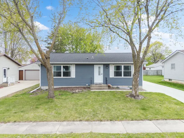 $315,000 | 2014 43rd Street Northwest, Rochester, MN 55901