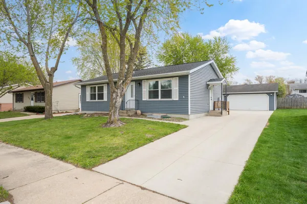 $315,000 | 2014 43rd Street Northwest, Rochester, MN 55901