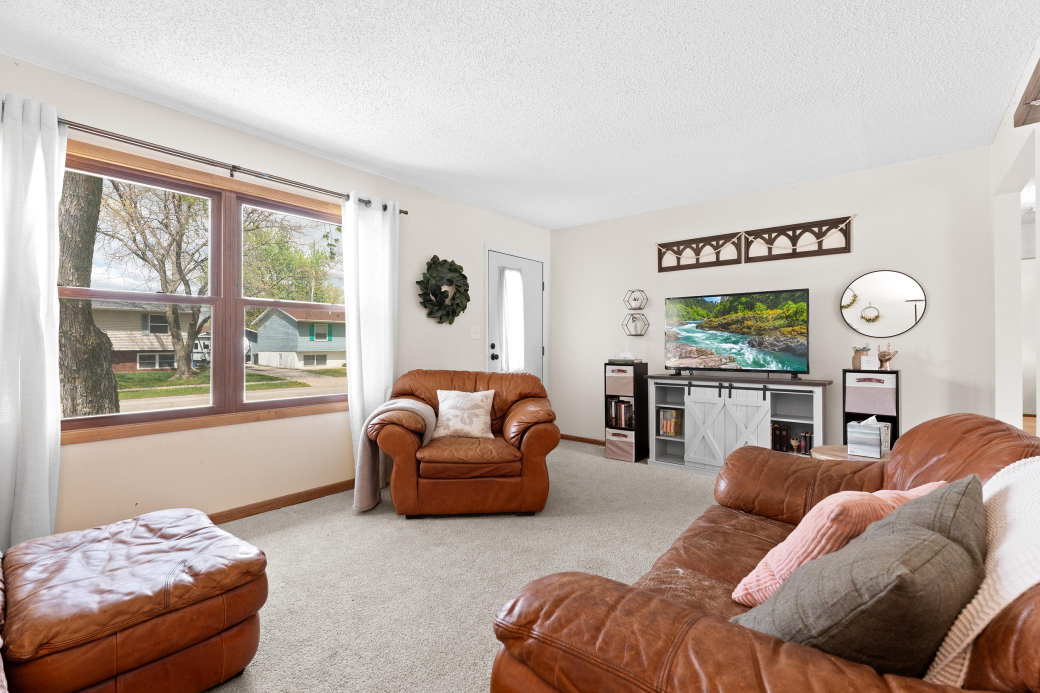 2014 43rd Street Northwest Rochester, MN 55901 - Photo 4 of 35