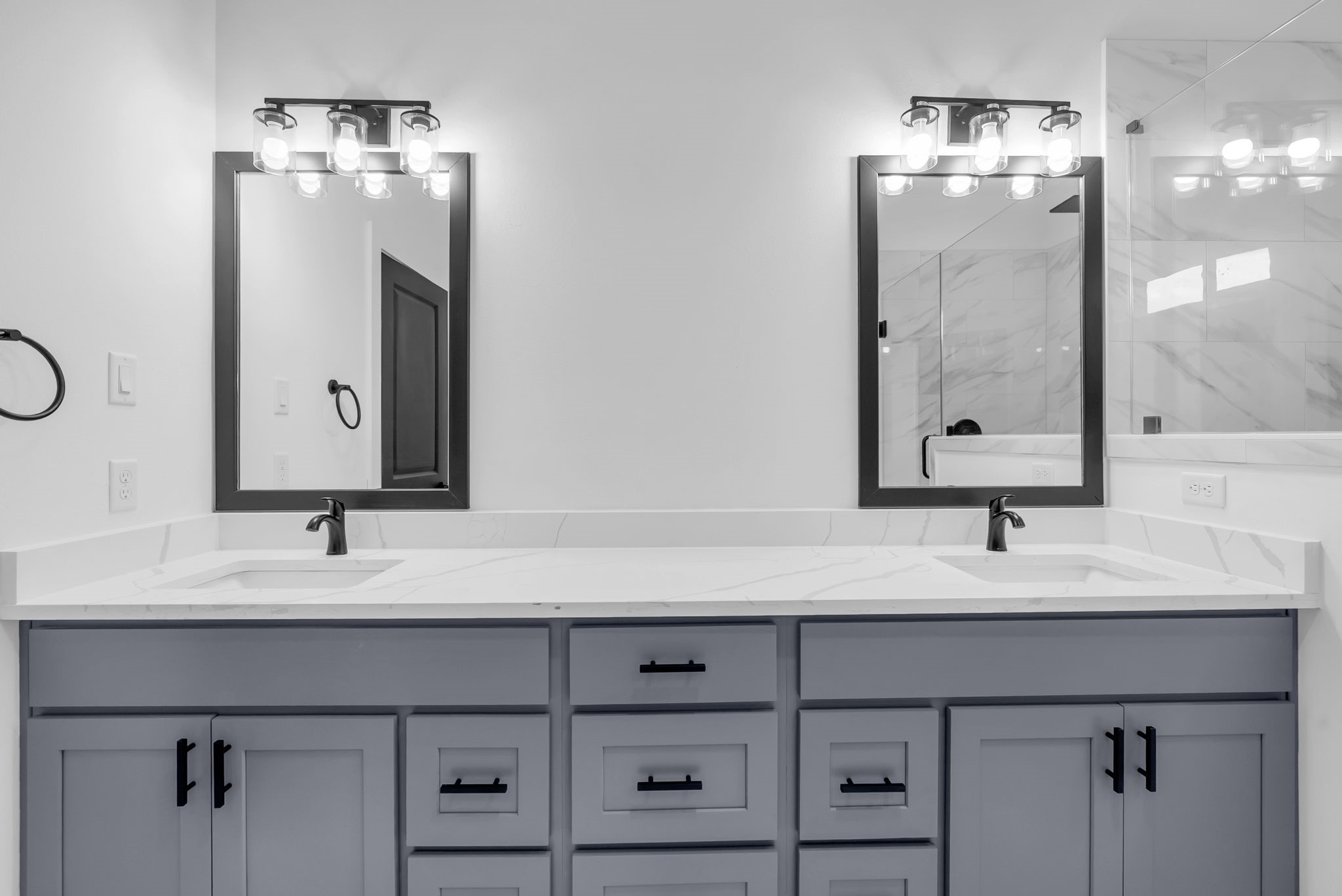 8136 Chateau Street Houston, TX 77028 - Photo 35 of 46 Upgraded fixtures throughout home
