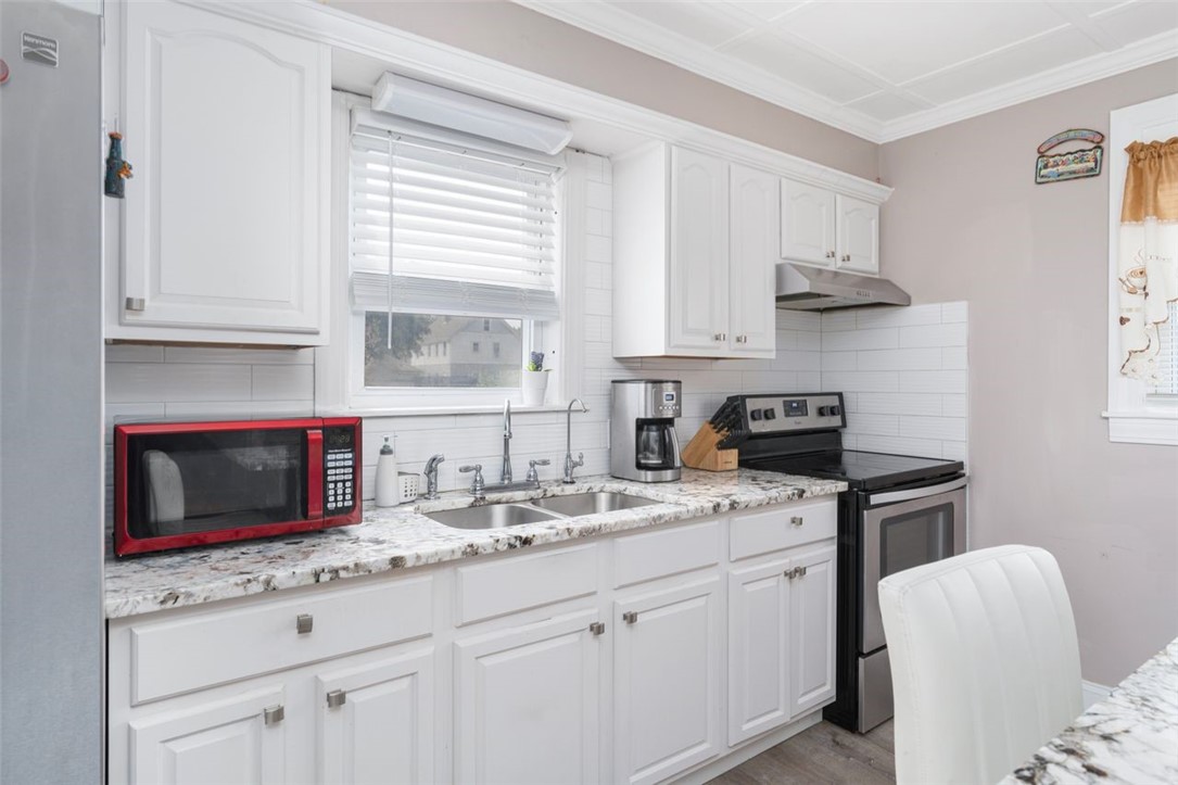 60 Thomas Avenue Pawtucket, RI 02860 - Photo 8 of 31