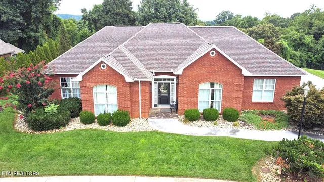 $559,900 | 429 Lochmere Drive, Morristown, TN 37814
