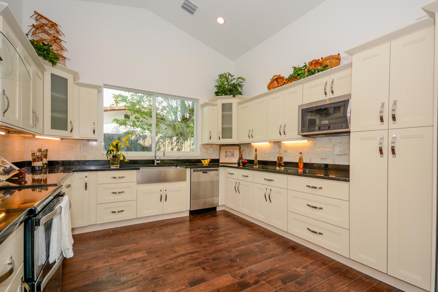 1251 Southwest 4th Avenue Boca Raton, FL 33432 - Photo 6 of 39 Kitchen 2