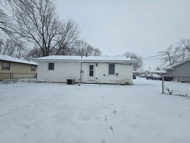 a view of a house with a outdoor space