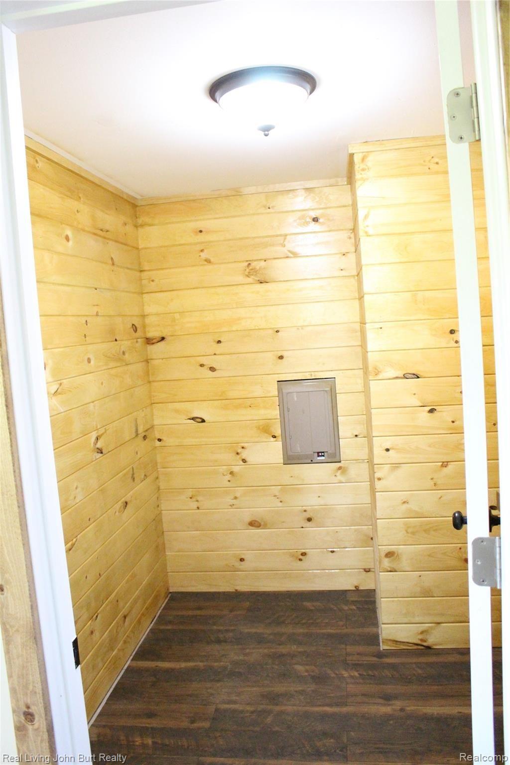 4965 Perryville Road Holly, MI 48442 - Photo 16 of 29 Master walk in closet, shelving to be hung soon