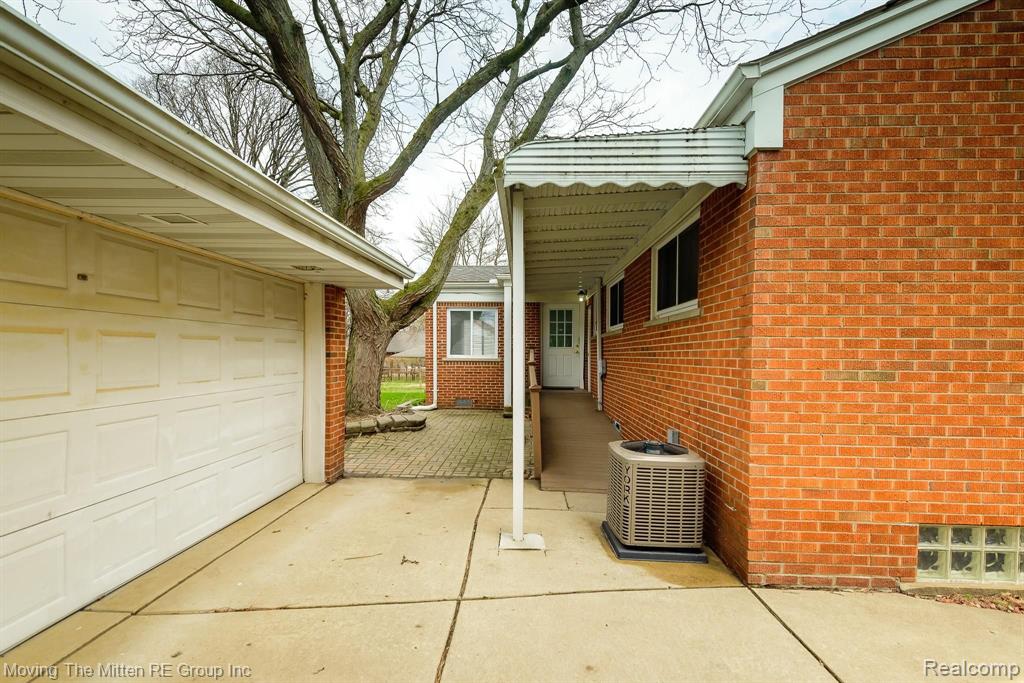 3 Waynewood Court Dearborn, MI 48124 - Photo 42 of 53