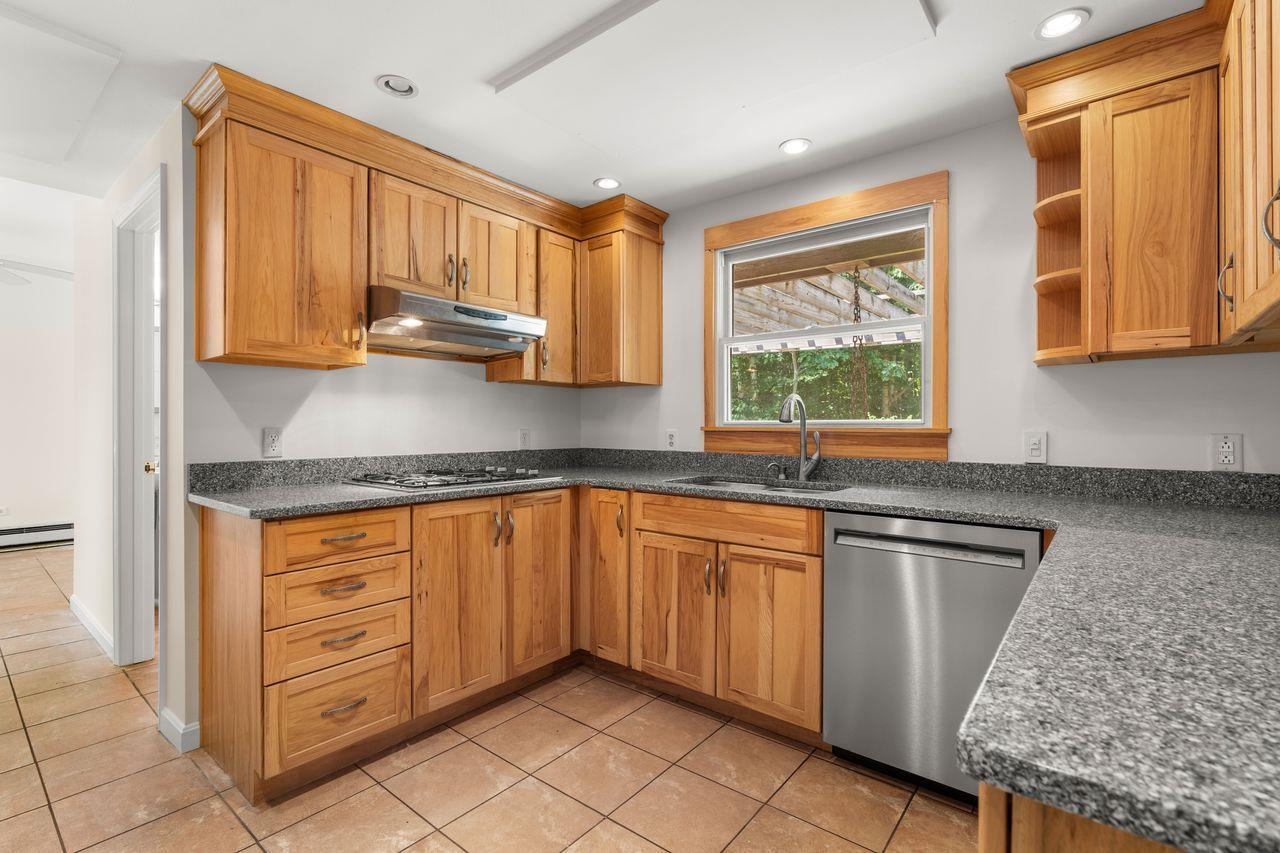 25 Birch Way New Hampton, NH 03256 - Photo 8 of 53