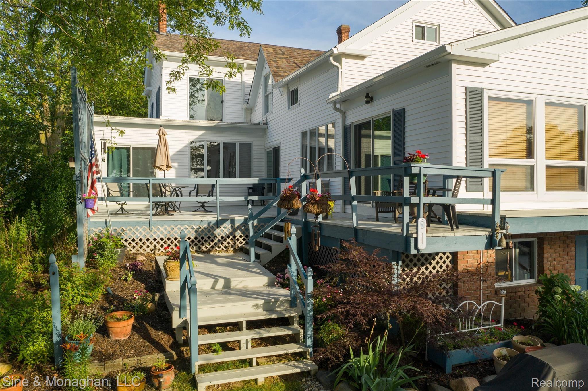 654 North Riverside Avenue St. Clair, MI 48079 - Photo 6 of 70 1e.jpg