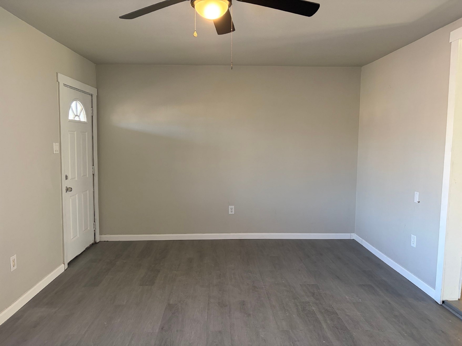 5406 Lyndhurst Drive Houston, TX 77033 - Photo 8 of 17 an empty room with a empty space and window