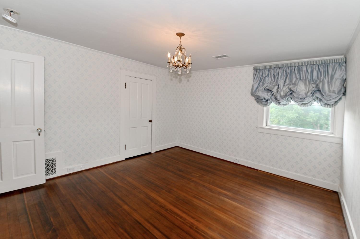 2461 Grandin Road Cincinnati, OH 45208 - Photo 36 of 48