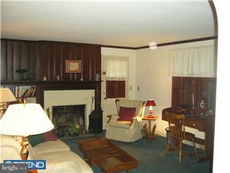 1212 Church Road Oreland, PA 19075 - Photo 5 of 12 Living Room