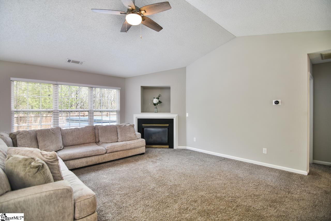 317 Highgate Circle Greer, SC 29650 - Photo 2 of 25 Gallery Image 2