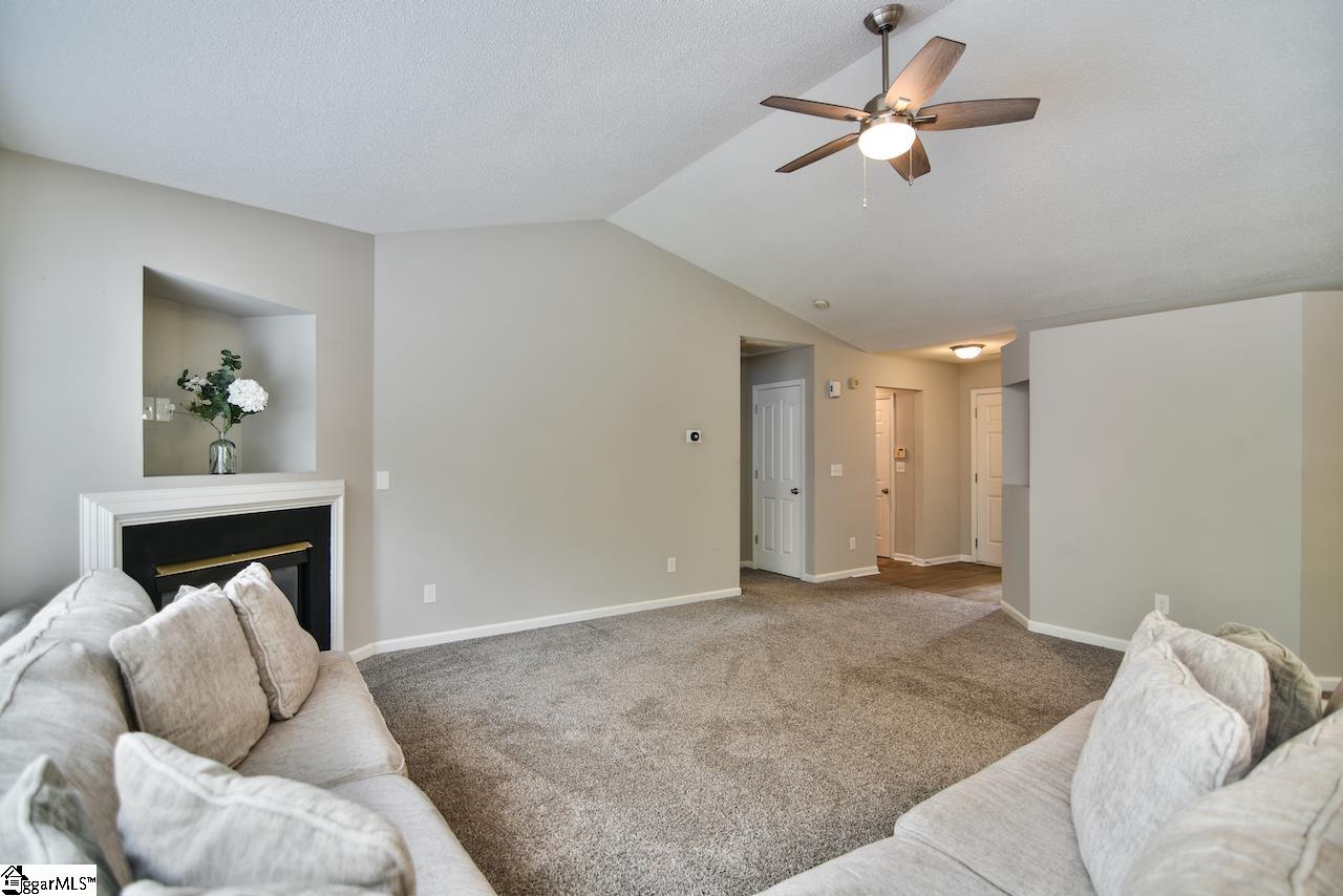 317 Highgate Circle Greer, SC 29650 - Photo 3 of 25 Gallery Image 3