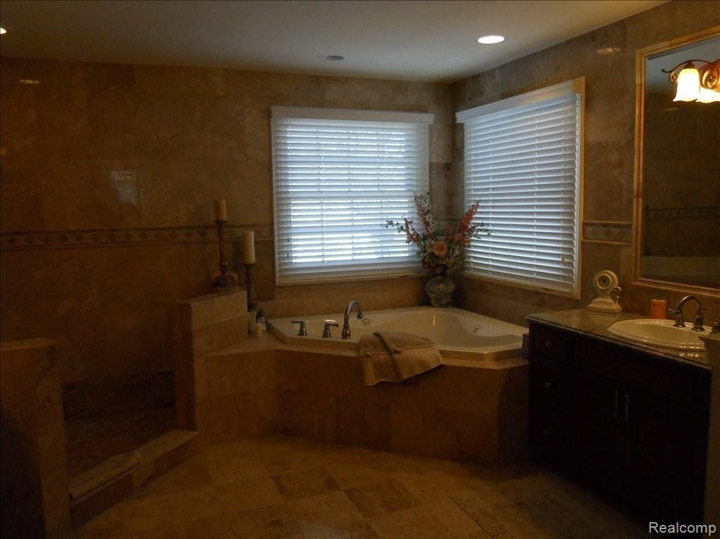 128 Drace Street Rochester, MI 48307 - Photo 3 of 11 015