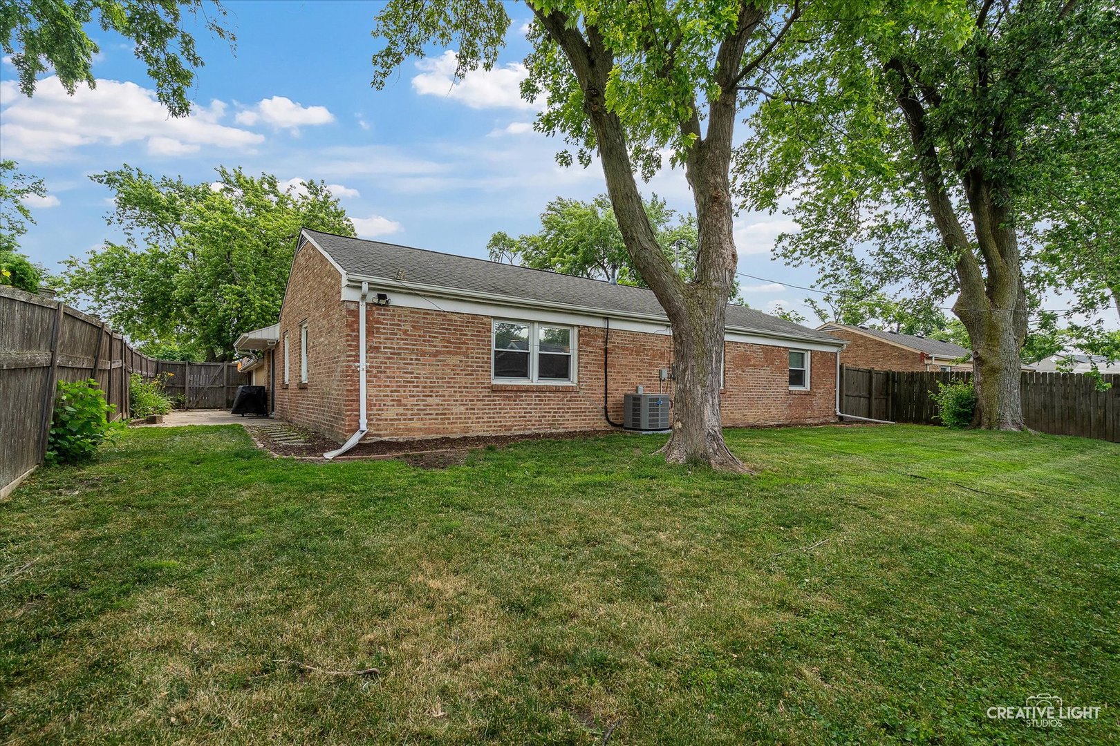 125 South Pinecrest Road Bolingbrook, IL 60440 - Photo 20 of 22 front view of a house with a yard
