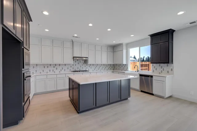 $764,900 | 3330 John Fremont Way, Yuba City, CA 95993