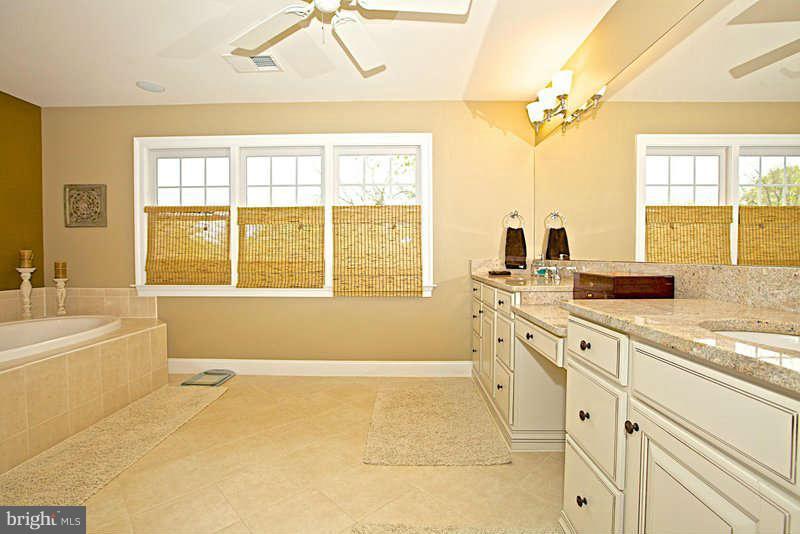 1837 Kirby Road McLean, VA 22101 - Photo 22 of 29 Bath (Master)