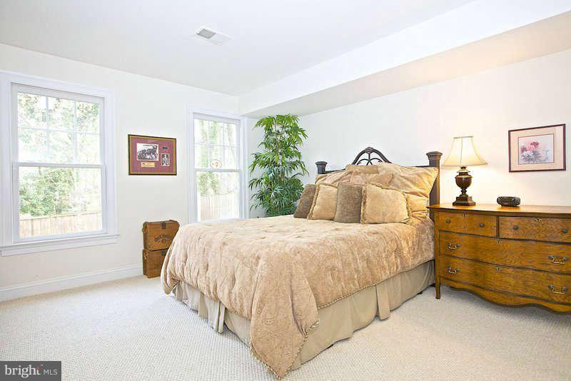 1837 Kirby Road McLean, VA 22101 - Photo 29 of 29 Fifth bedroom / guest suite