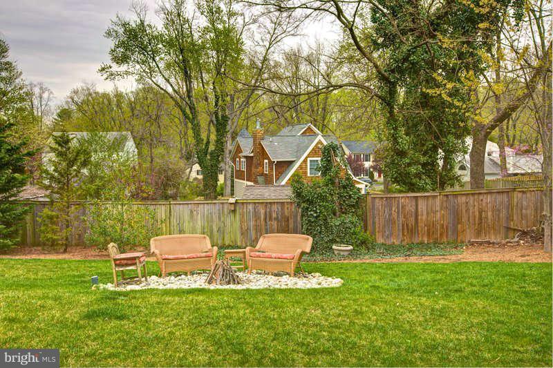 1837 Kirby Road McLean, VA 22101 - Photo 5 of 29 Exterior (Rear)