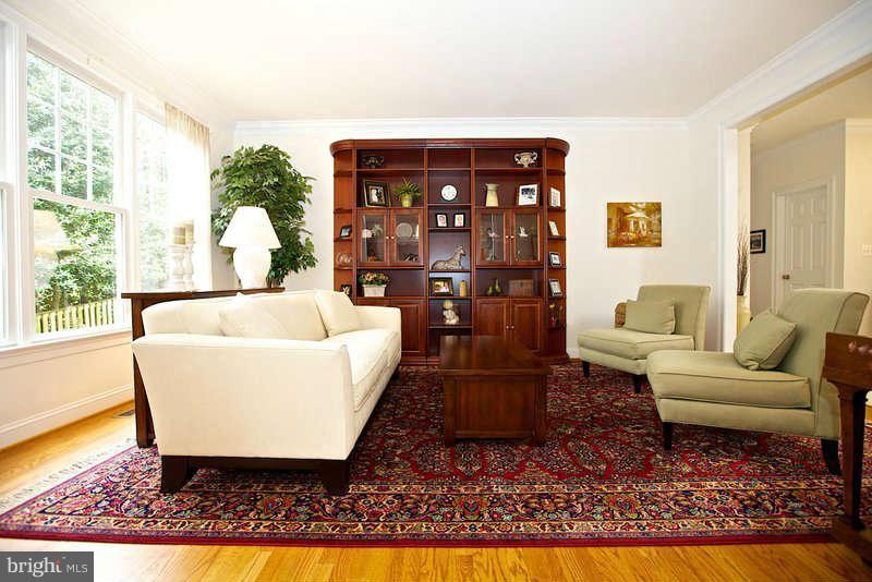 1837 Kirby Road McLean, VA 22101 - Photo 6 of 29 Living Room