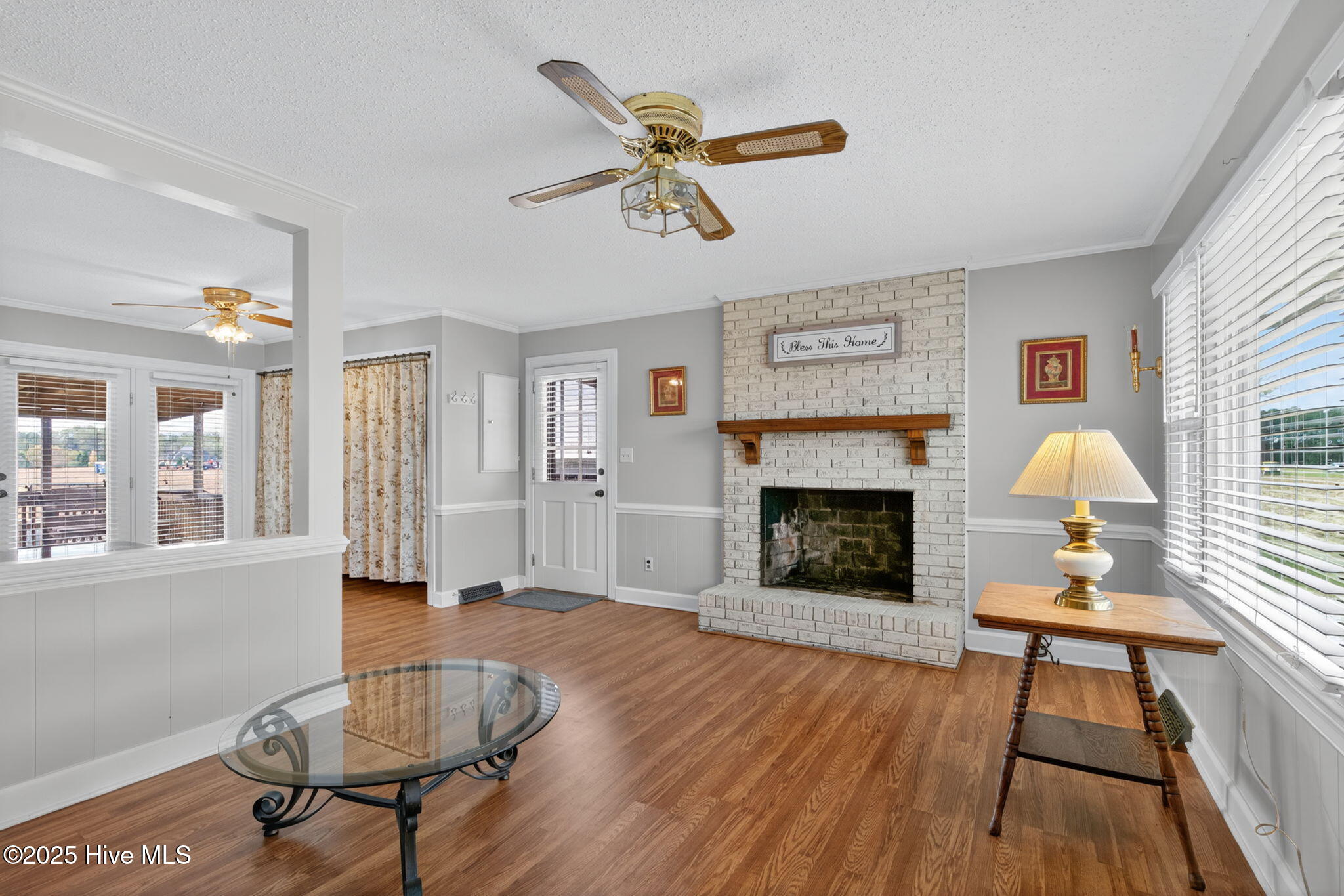5619 Bloomery Road Wilson, NC 27896 - Photo 4 of 41 Living Room
