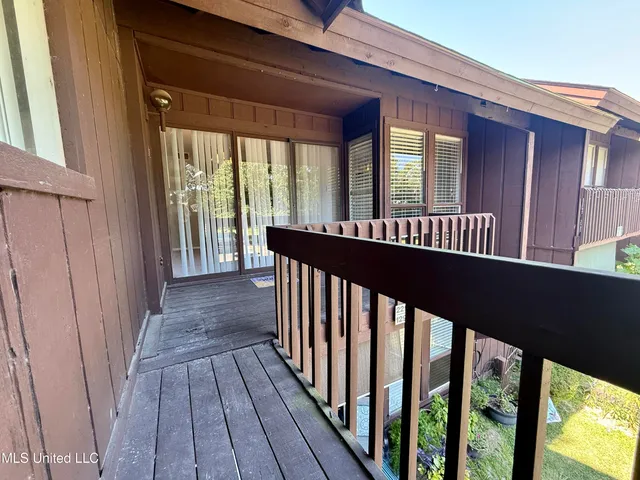 $885 | 229 Molokai, Unit G, Diamondhead, MS 39525