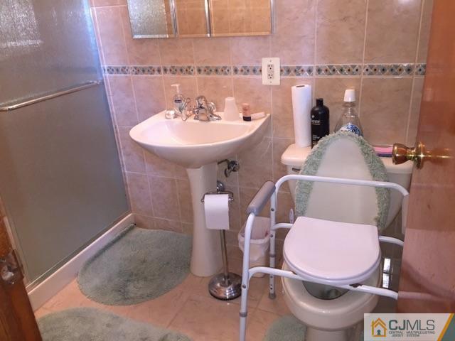 44 Orchard Road Middlesex, NJ 08846 - Photo 13 of 19 Gallery Image 13