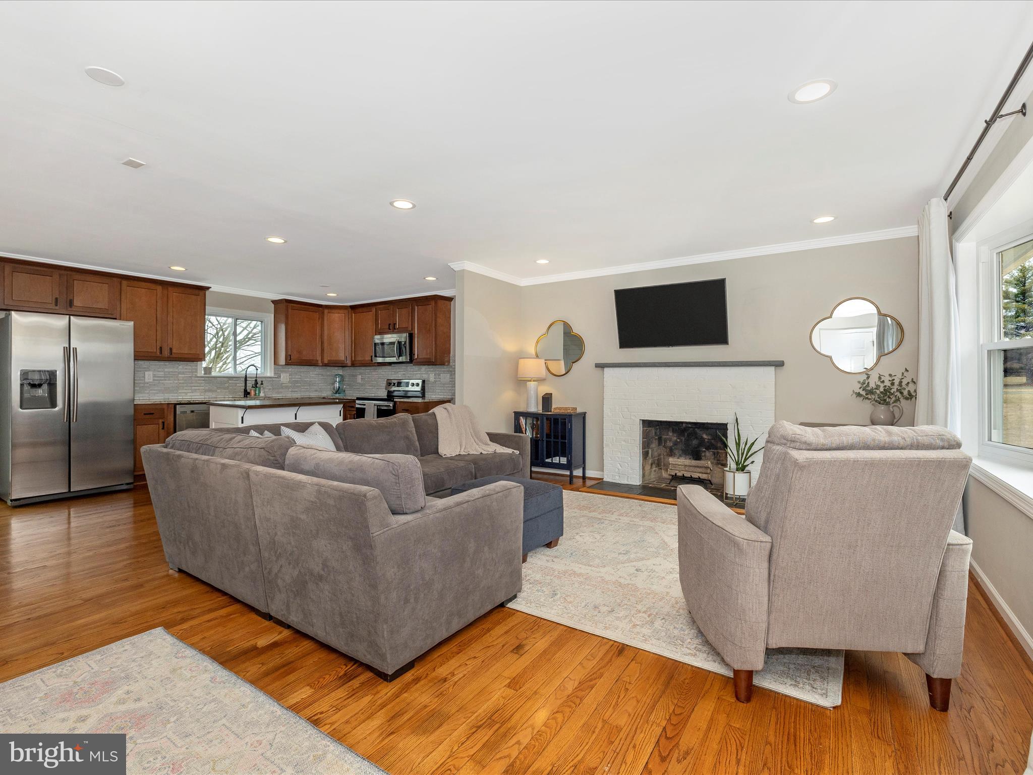 13148 Jesse Smith Road Mount Airy, MD 21771 - Photo 11 of 52 Living Room